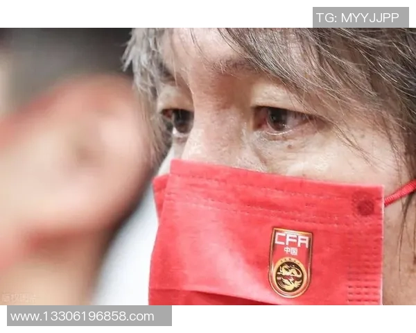 足球明星因护照问题被判刑入狱引发球迷热议与媒体关注